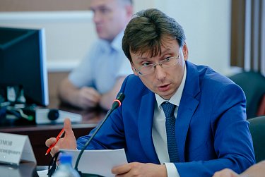 И.о. министра образования отчитался перед депутатами